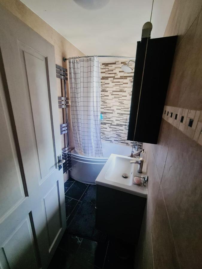Homestay Shaz,s House Cowley (Greater London)